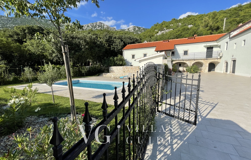 Villa Green Residence