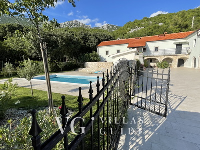 Villa Green Residence