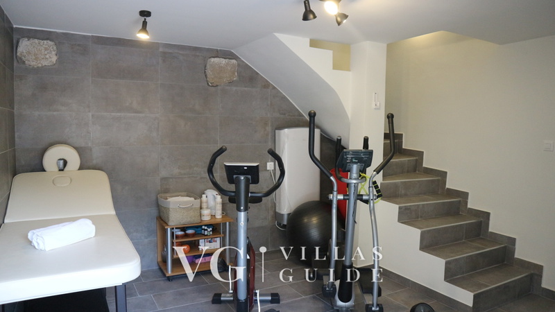 Villa Green Residence