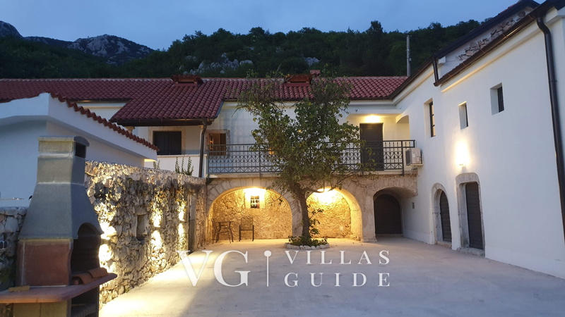 Villa Green Residence