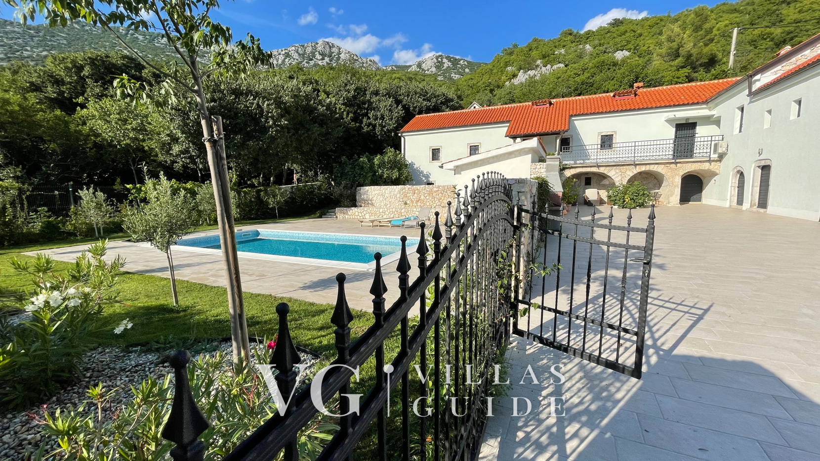 Villa Green Residence