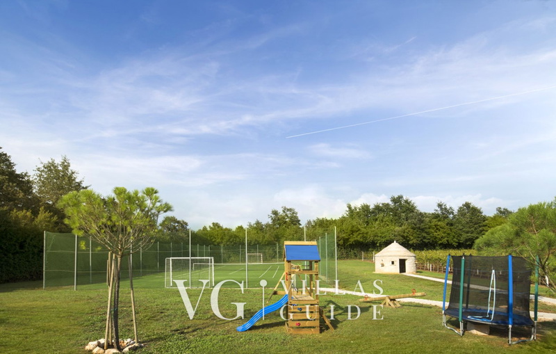 Villa Casa Malvasia with pool&tennis cort  Istria