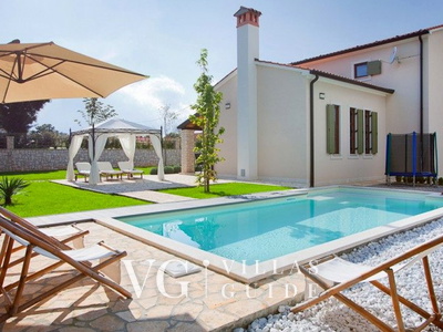 Villa Casa Malvasia with pool&tennis cort  Istria