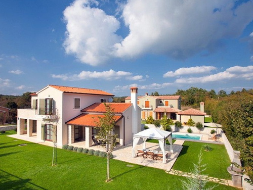 Villa Casa Malvasia with pool&tennis cort  Istria