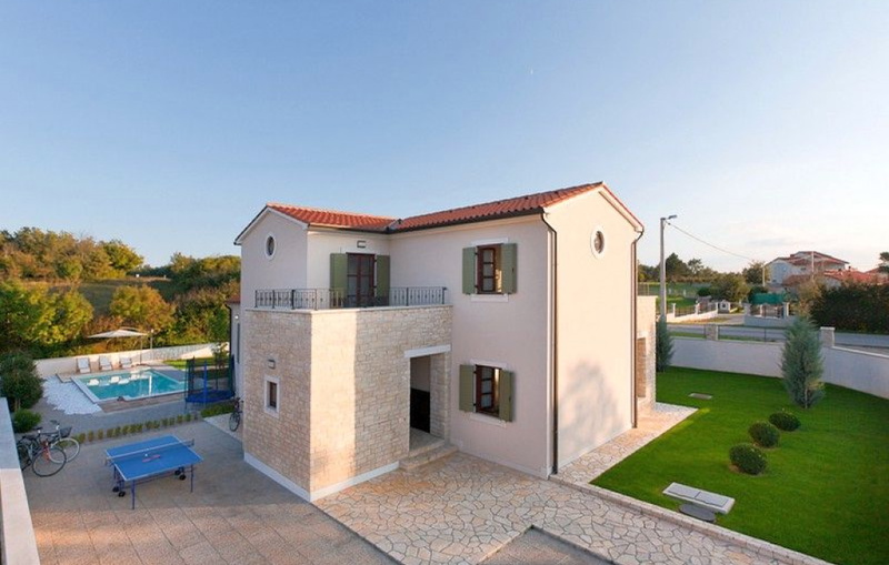 Villa Casa Malvasia with pool&tennis cort  Istria