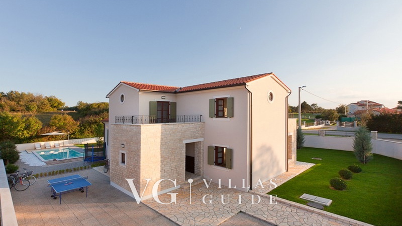 Villa Casa Malvasia with pool&tennis cort  Istria