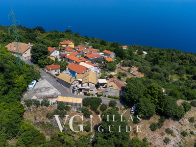Stone House Zijavica with pool Microlocation