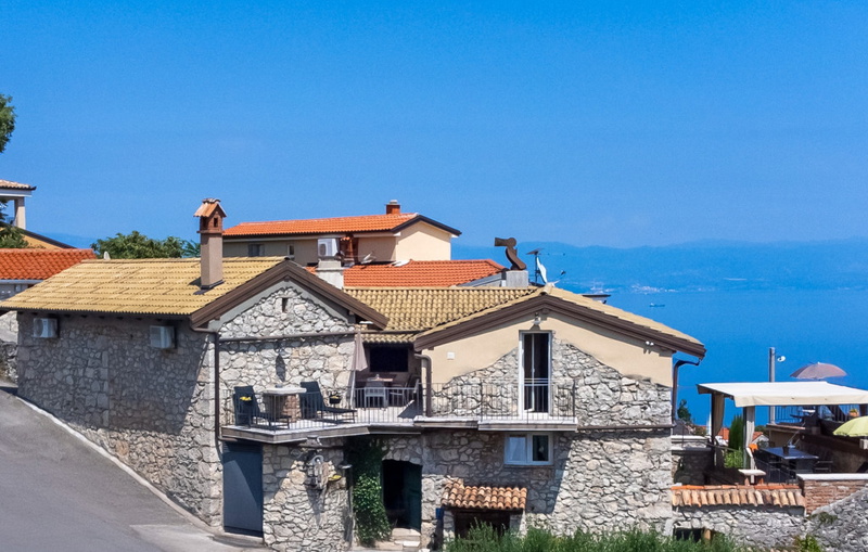 Stone House Zijavica with pool