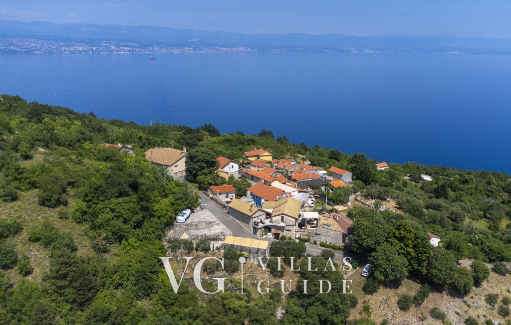 Stone House Zijavica with pool Mikrolokacija