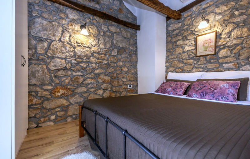 Stone House Zijavica with pool