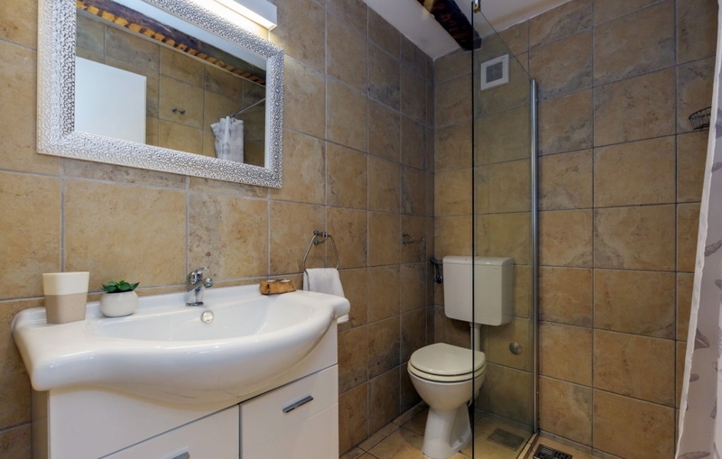 Stone House Zijavica with pool