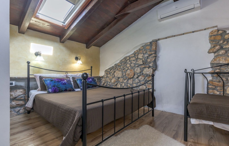 Stone House Zijavica with pool