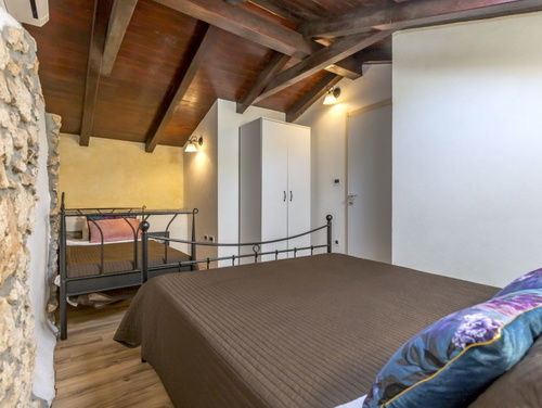 Stone House Zijavica with pool