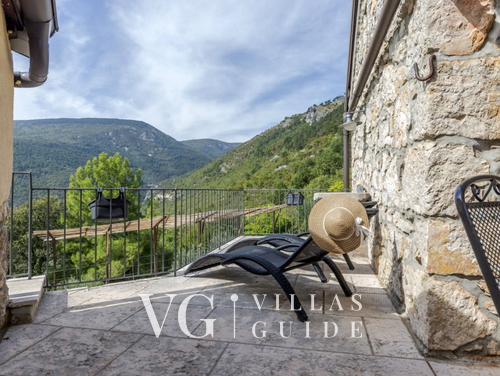 Stone House Zijavica with pool