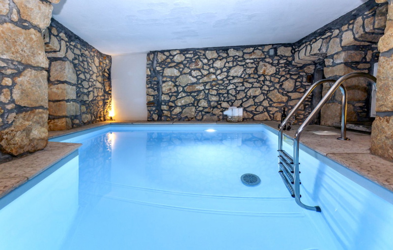 Stone House Zijavica with pool