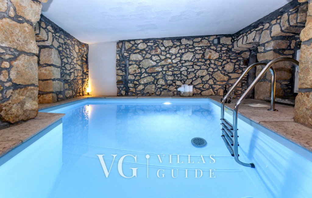 Stone House Zijavica with pool