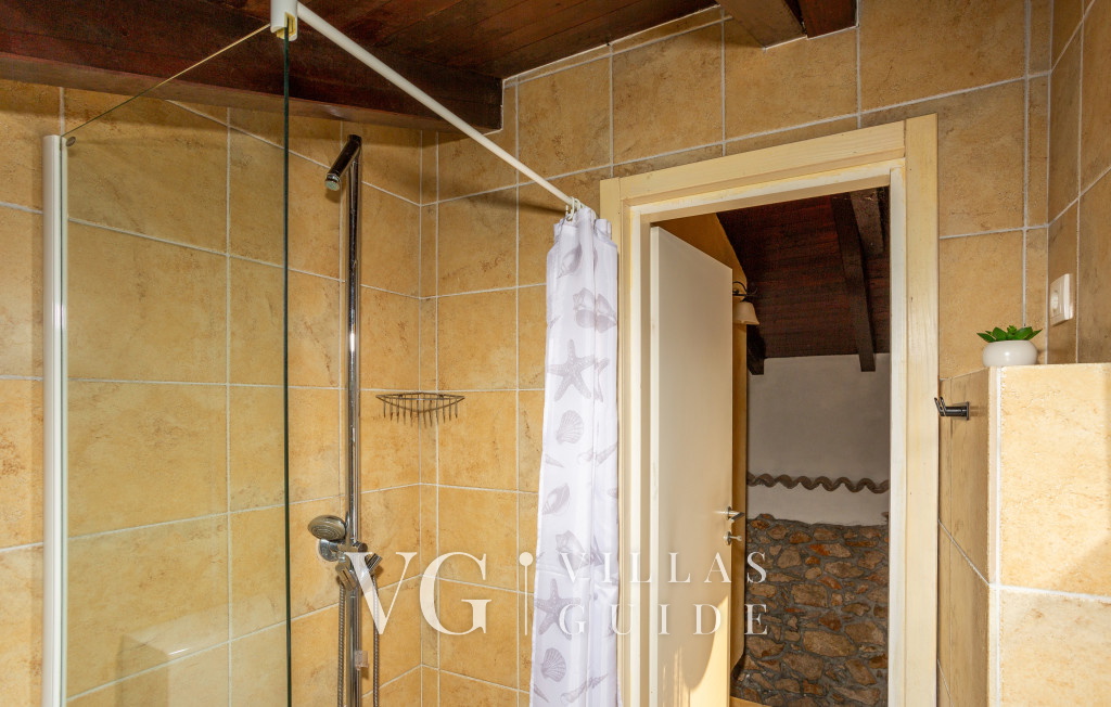 Stone House Zijavica with pool Bathroom