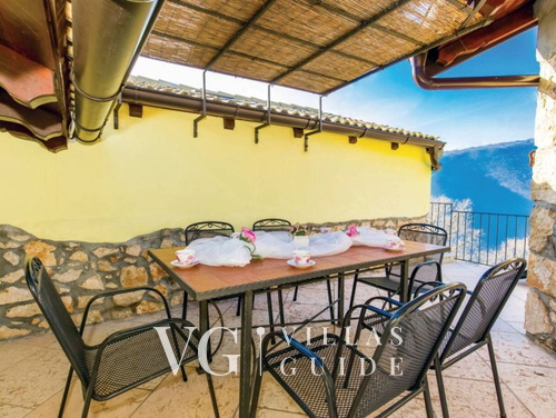 Stone House Zijavica with pool