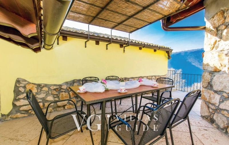 Stone House Zijavica with pool