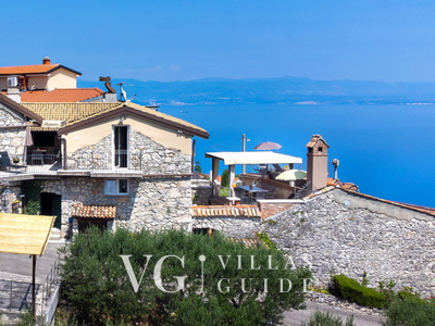 Villa Hidden world with pool Garden and property exterior