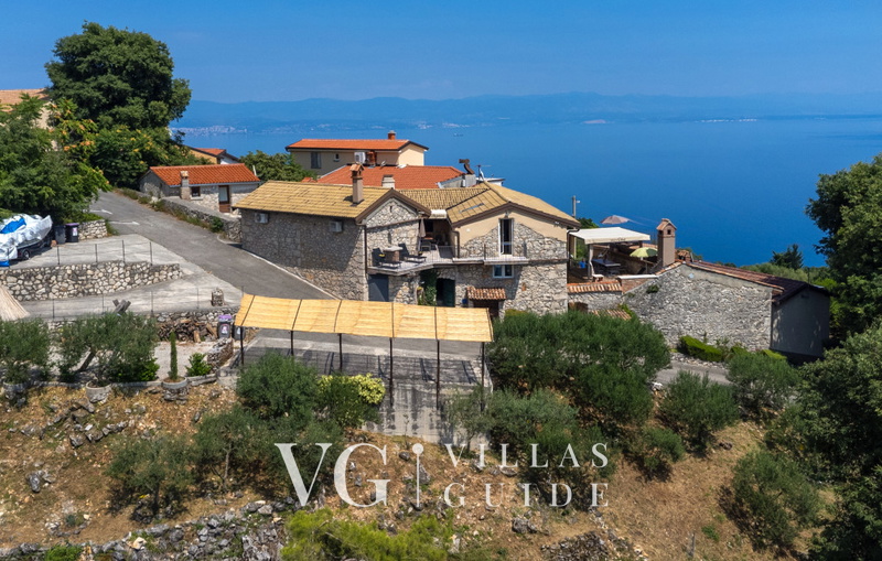 Villa Hidden world with pool micro_location