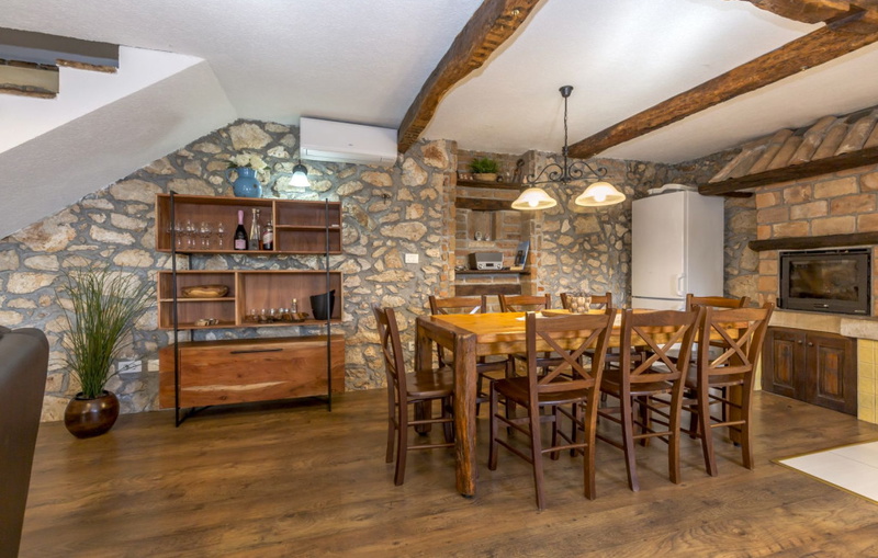 Villa Hidden world with pool