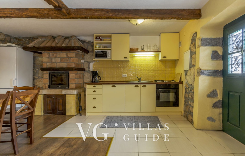 Villa Hidden world with pool Küche