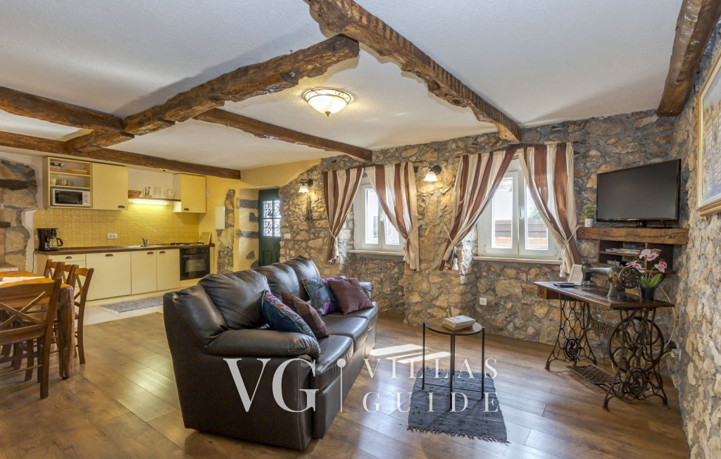 Villa Hidden world with pool Living room