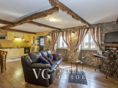 Villa Hidden world with pool