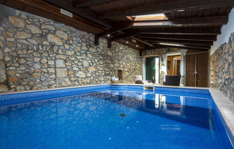 Villa Hidden world with pool