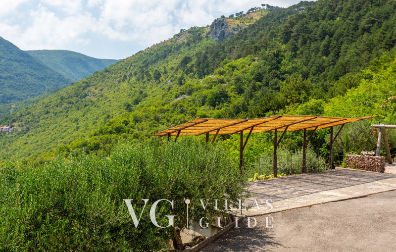 Villa Hidden world with pool Garten und Außenbereich