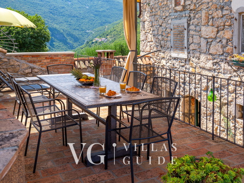 Villa Hidden world with pool