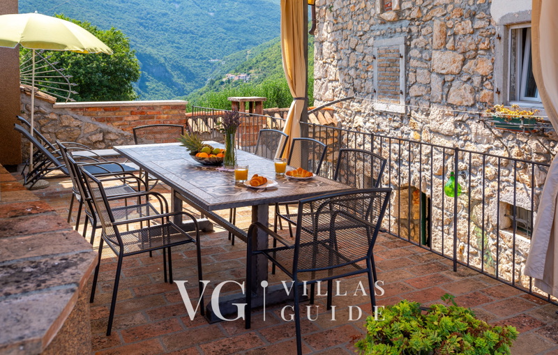 Villa Hidden world with pool