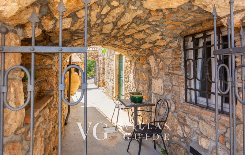 Villa Hidden world with pool Garten und Außenbereich