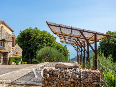 Villa Hidden world with pool Garden and property exterior