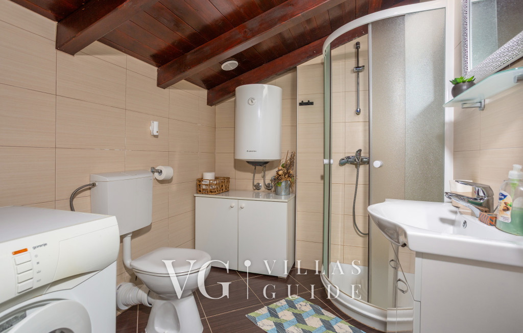 Villa Hidden world with pool Bathroom