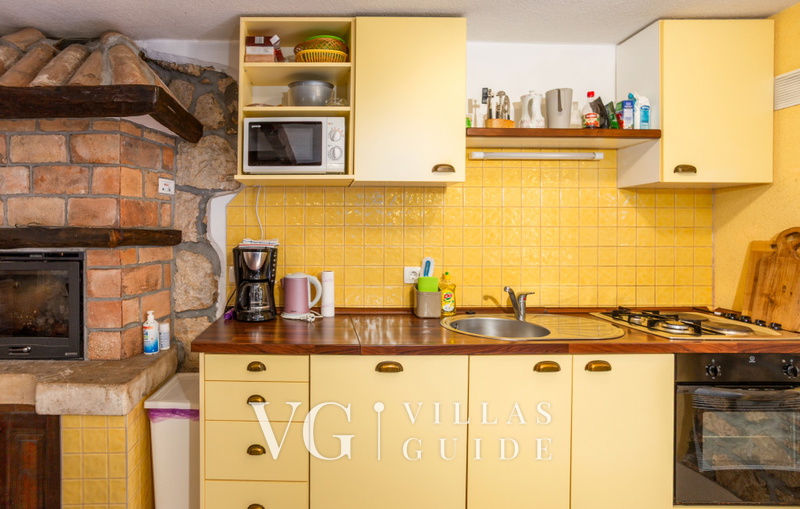 Villa Hidden world with pool Küche