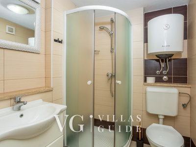 Villa Hidden world with pool Bathroom