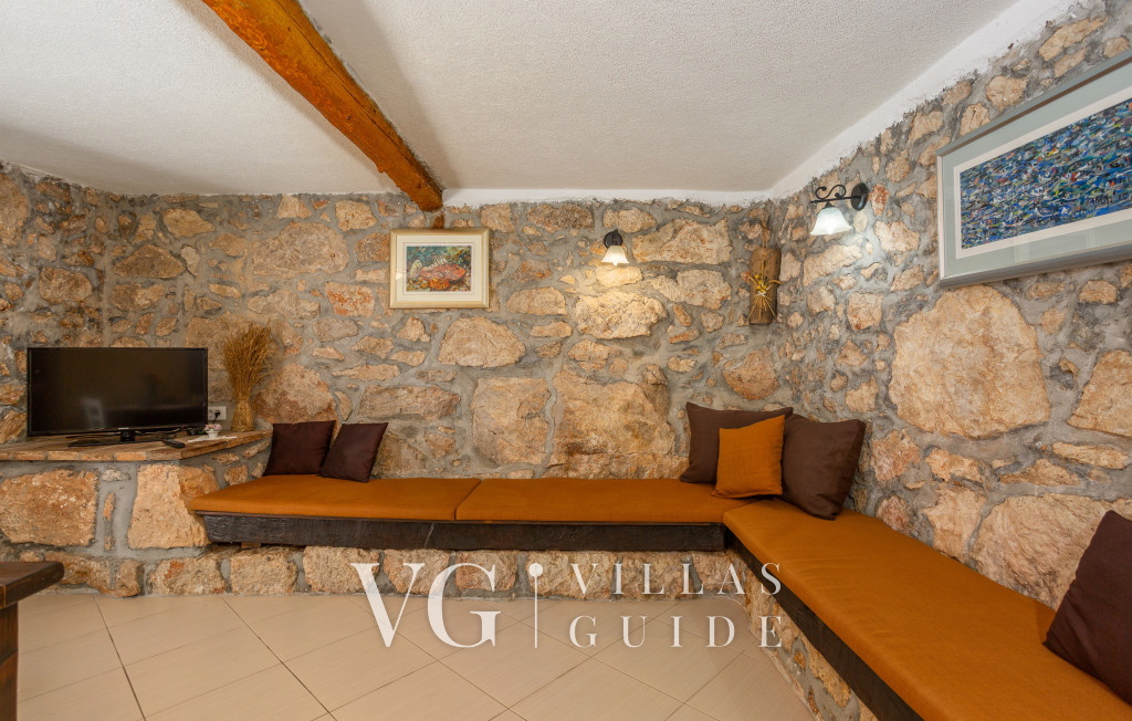 Villa Hidden world with pool Additional content