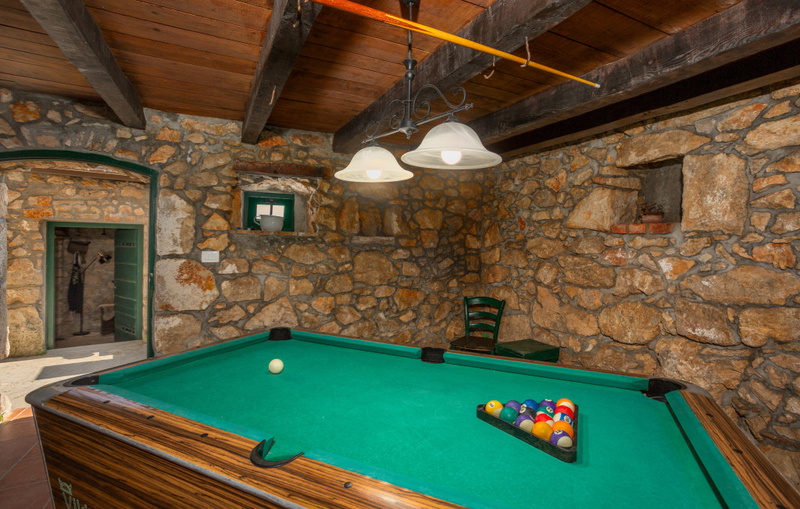 Villa Hidden world with pool