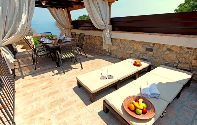 Villa Hidden world with pool