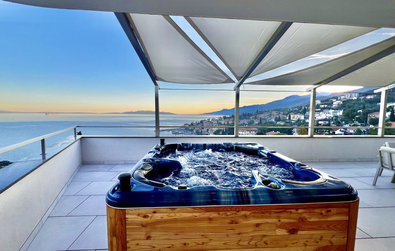 Villa Palazzo Blue pool&whirpool&beachfront- Opatija