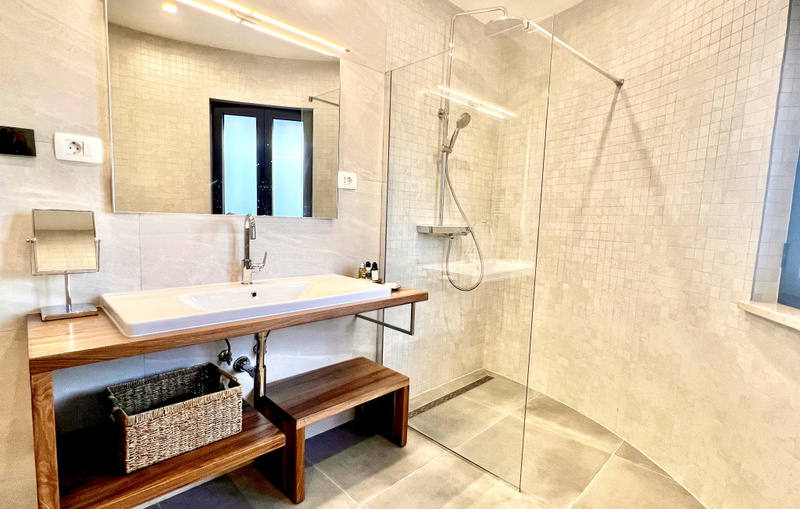 Villa Palazzo Blue pool&whirpool&beachfront- Opatija