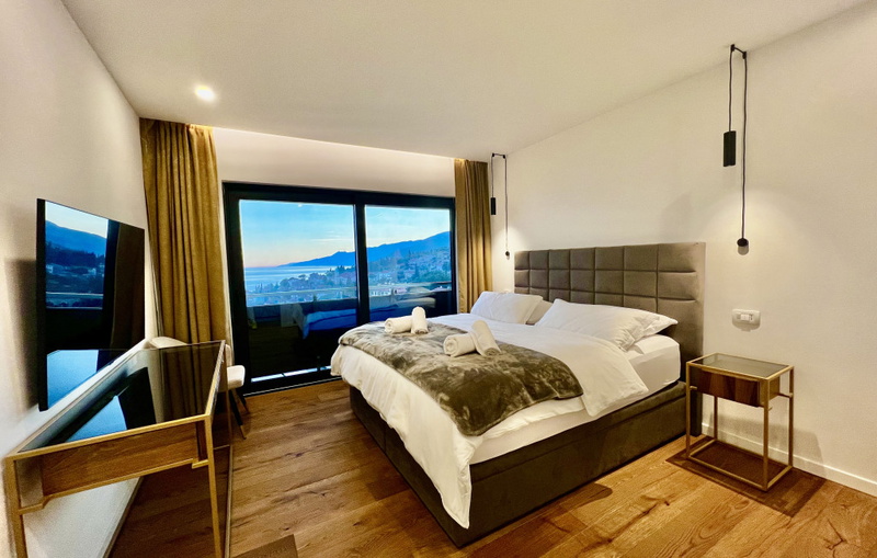 Villa Palazzo Blue pool&whirpool&beachfront- Opatija