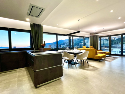 Villa Palazzo Blue pool&whirpool&beachfront- Opatija