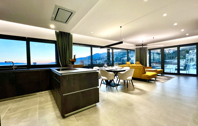 Villa Palazzo Blue pool&whirpool&beachfront- Opatija