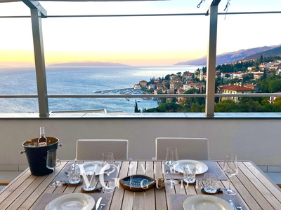 Villa Palazzo Blue pool&whirpool&beachfront- Opatija