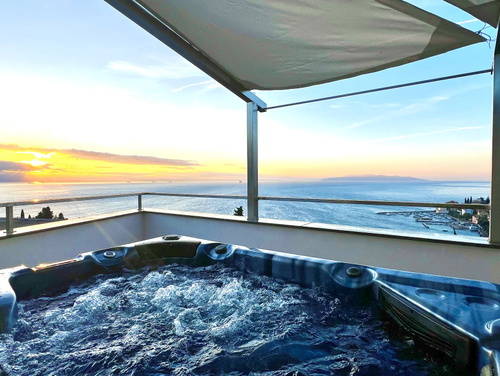 Villa Palazzo Blue pool&whirpool&beachfront- Opatija