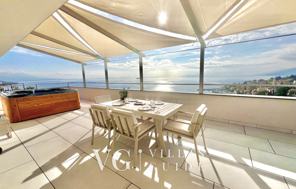 Villa Palazzo Blue pool&whirpool&beachfront- Opatija