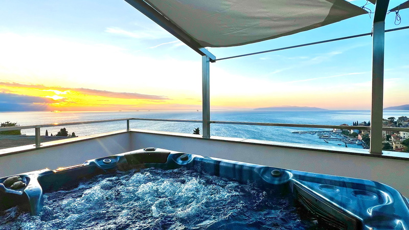 Villa Palazzo Blue pool&whirpool&beachfront- Opatija